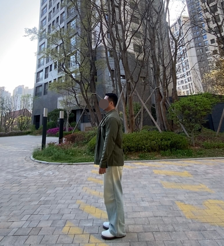 데일리룩('26. 4. 18.)브론슨 논스탁 OG-107 재킷, 무신사스탠다드 슬리브 티셔츠, 에러스익셉티드 와이드 연청 데님 팬츠 연청바지, 닥터마틴 1461 3홀 스무스 화이트