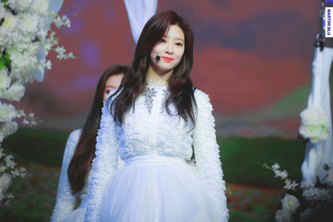 아이즈원 김민주 최애사진