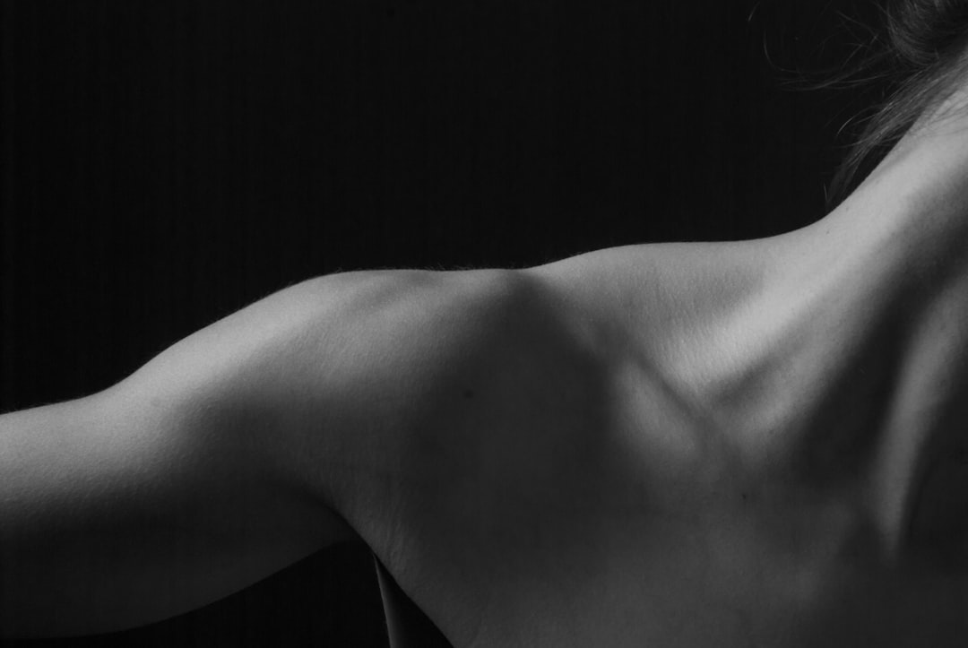 Shoulder.