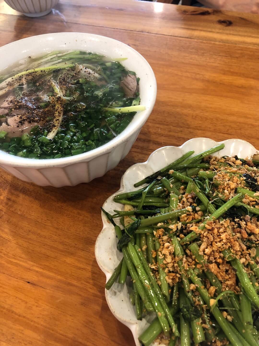 반세오 쌀국수 모닝글로리 볶음 생맥주 사진