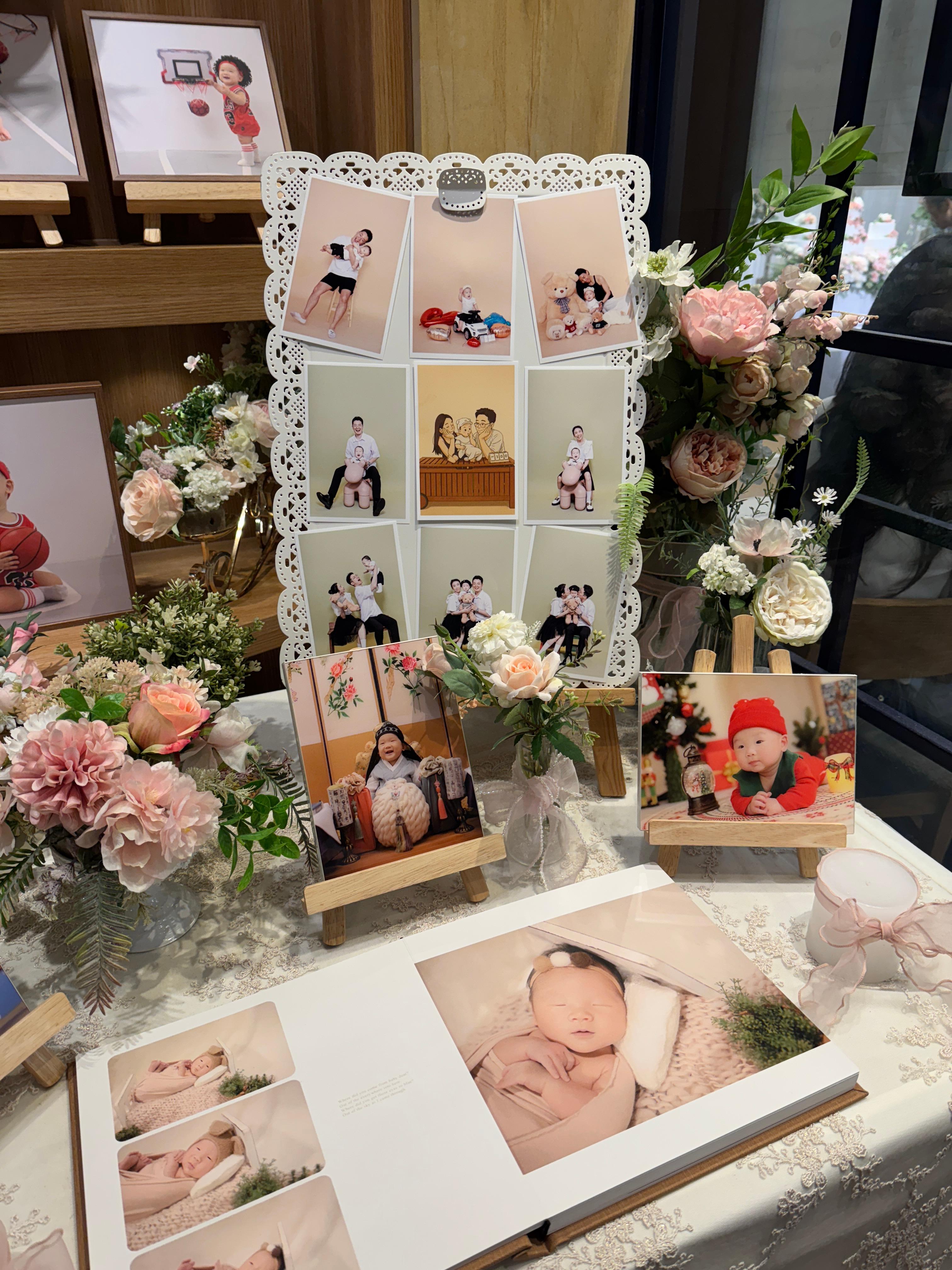 돌잔치 입구 세팅 후 사진