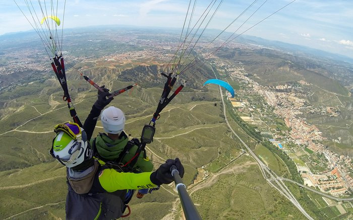 하늘에서 내려다본 코르도바: 동력 패러글라이딩의 짜릿한 도전