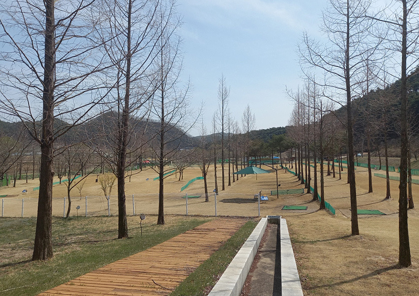 영양군 삼지파크골프장. 경상북도 영양군 영양읍 삼지리 200 (삼지수변공원 내)