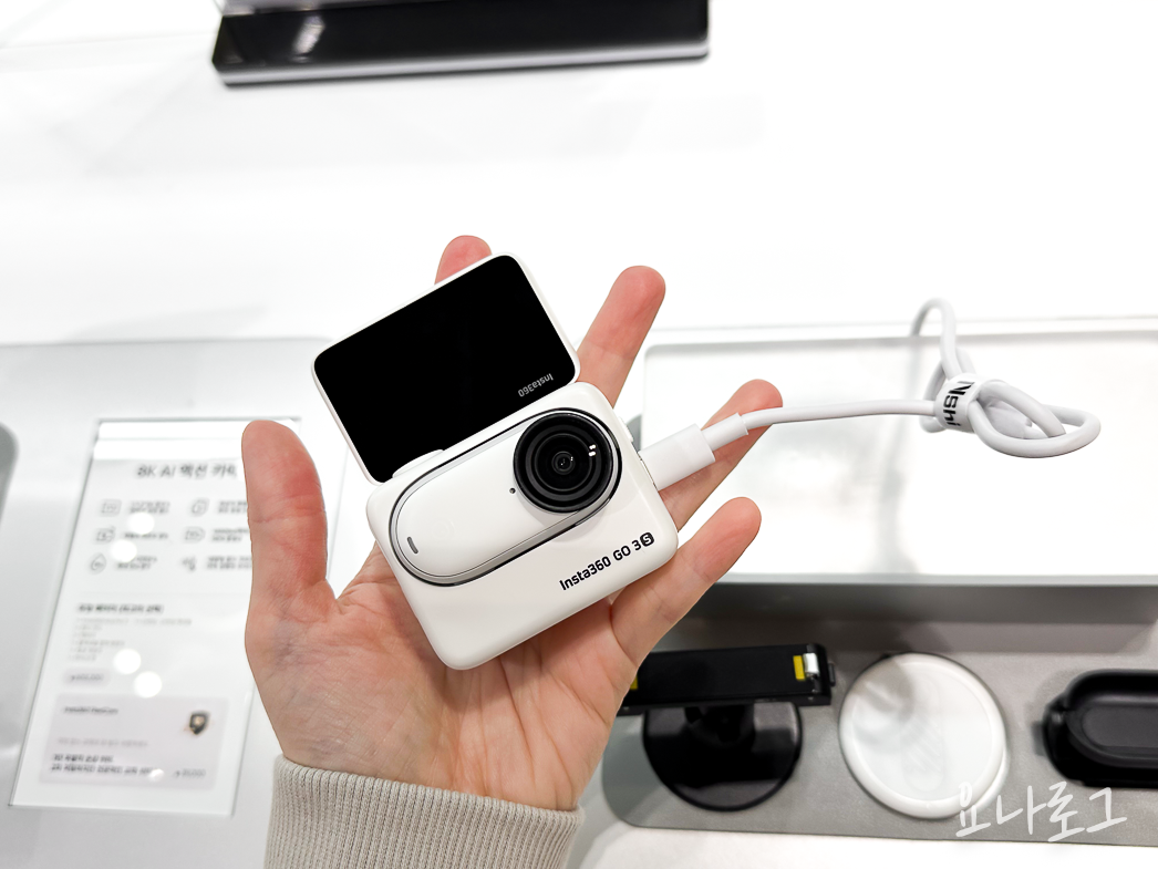 insta360 GO3S instaGO3S 액션캠 액션캠추천 브이로그 브이로그카메라 브이로그카메라추천 카메라 카메라추천 현대백화점 판교현대백화점 여행준비 인스타360 대학생선물 선물추천 여자친구선물 남자친구선물