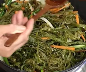 미역줄기볶음 조리과정 2