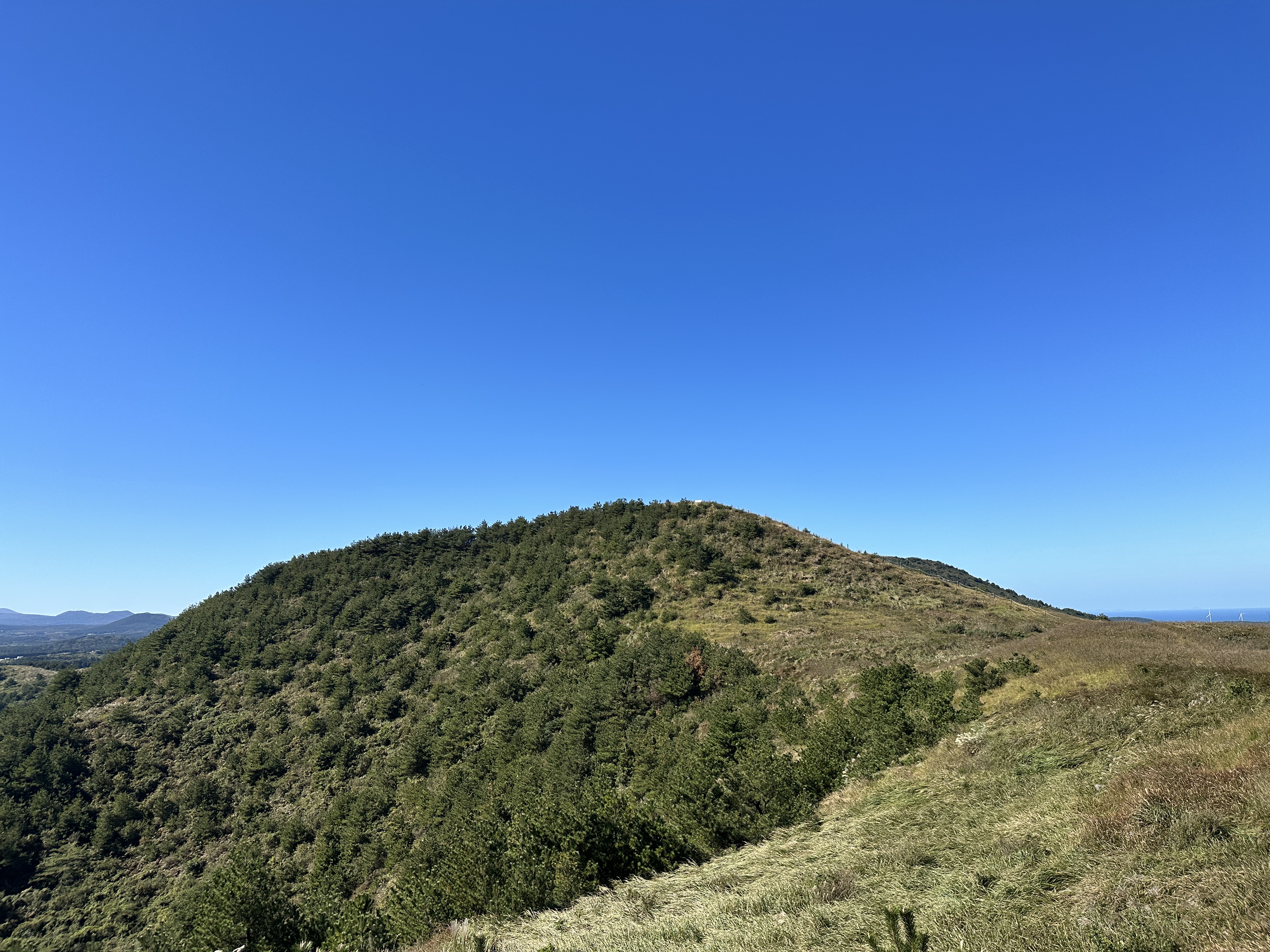 동검은이오름/ 동거문오름 정상