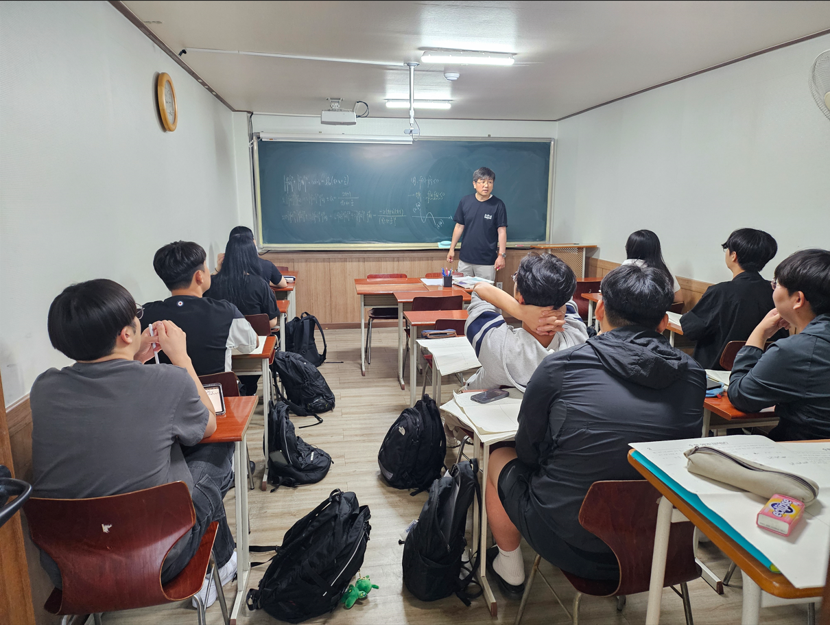 수능 모의고사 풀이반 수업 사진