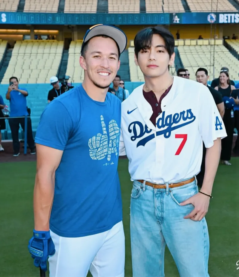 손흥민 시구&amp;#44; 뷔 시구&amp;#44; MLB 시구&amp;#44; 메이저리그 시구&amp;#44; 손흥민 MLB&amp;#44; 뷔 MLB&amp;#44; 다저스타디움 시구&amp;#44; 양키스타디움 시구&amp;#44; MLB 시구 비교&amp;#44; 시구 레전드&amp;#44; MLB 역대 시구&amp;#44; 조지 부시 시구&amp;#44; 버락 오바마 시구&amp;#44; 50센트 시구&amp;#44; 시모네 바일스 시구&amp;#44; 유현진 배지현 시구&amp;#44; K스타 시구&amp;#44; 한류 스타 시구&amp;#44; MLB 팬 서비스&amp;#44; 뷔 손흥민 브로맨스&amp;#44; 뷔 팬 서비스&amp;#44; 손흥민 글로벌 인기&amp;#44; K팝 메이저리그 진출&amp;#44; 메이저리그 한류&amp;#44; MLB 문화 마케팅&amp;#44; 스포츠 퍼포먼스&amp;#44; 한국 연예인 시구&amp;#44; 손흥민 뷔 직캠&amp;#44; 시구 레전드 영상
