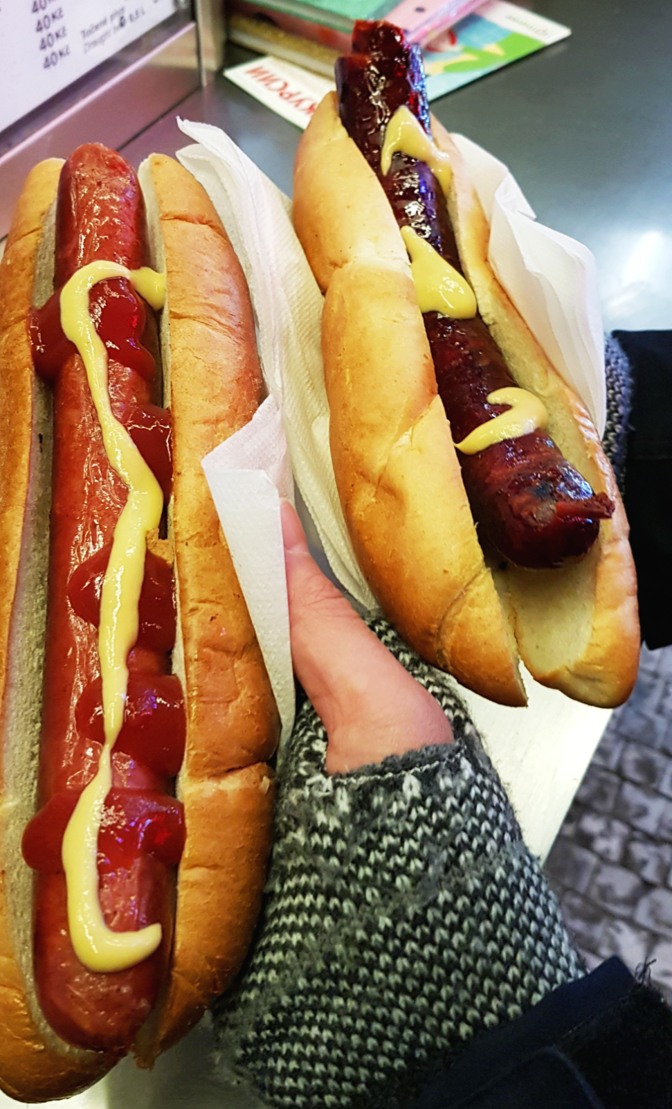 프라하에서 먹는 핫도그