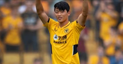 황희찬 골세러머니 만세하기