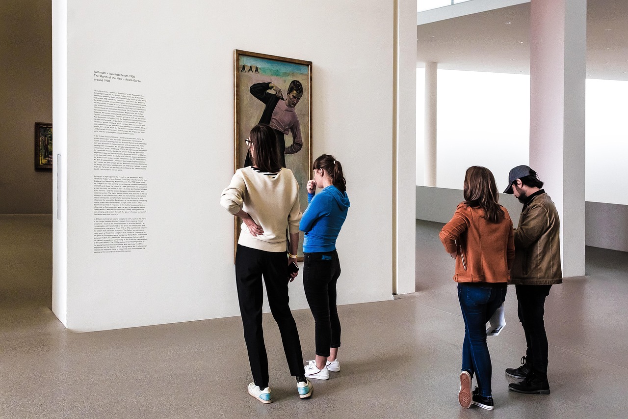 큐레이터 관련 사진