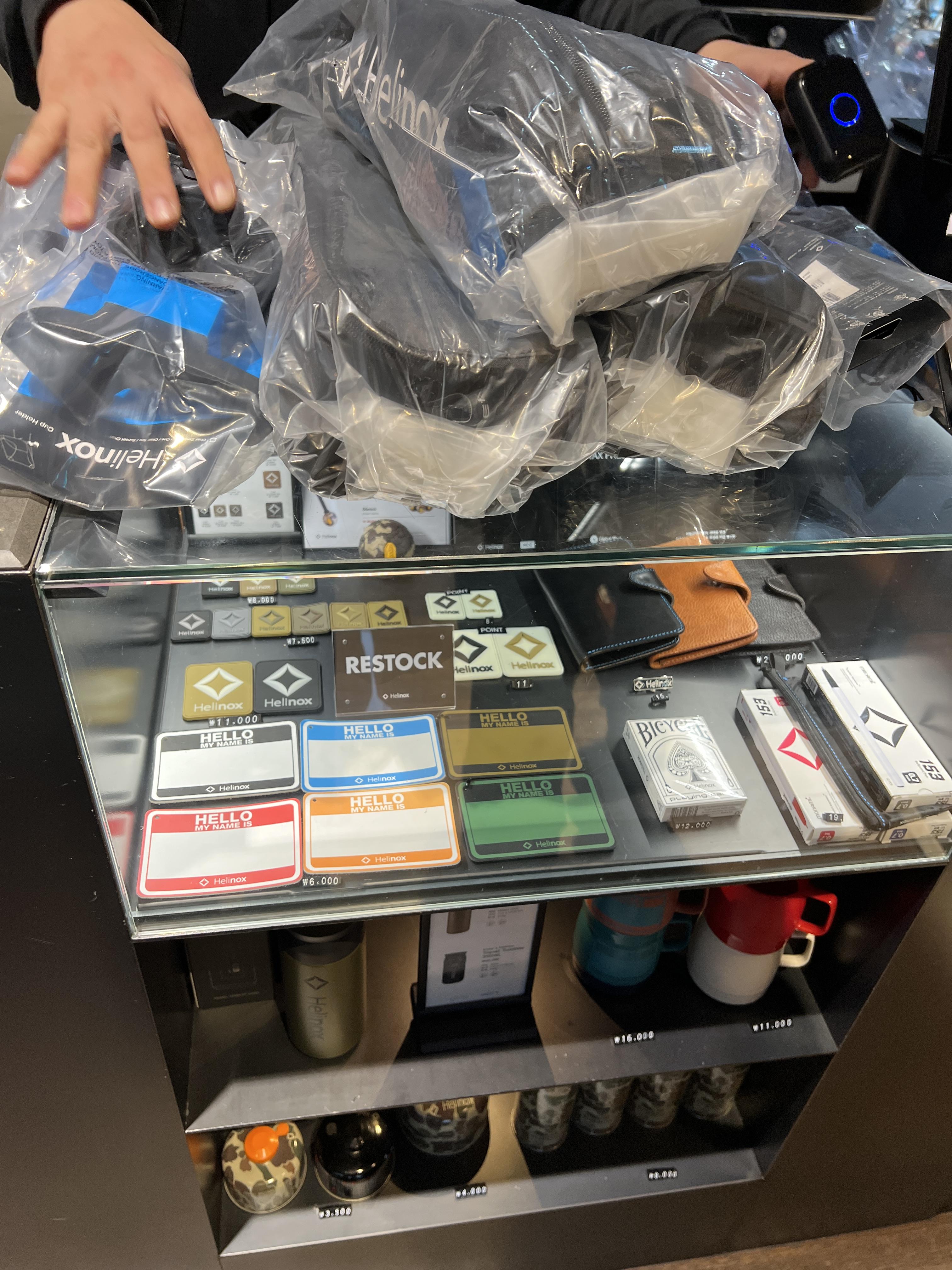 선셋 체어와 테이블 구매 카운터