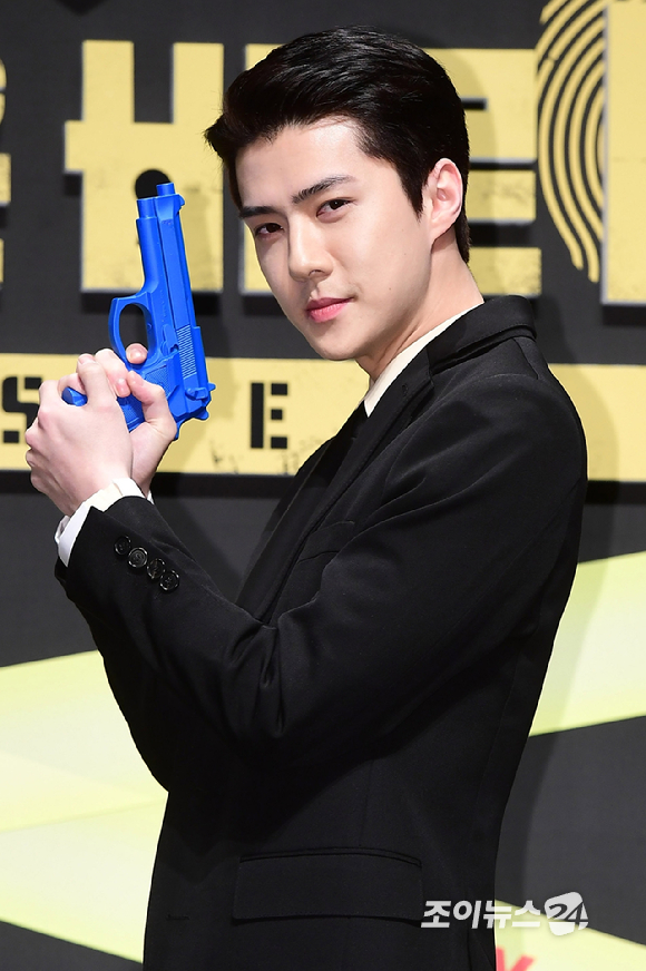 엑소 세훈이 넷플릭스 &#39;범인은 바로 너&#39; 시즌2 제작발표회에서 포즈를 취하고 있다. [사진=조이뉴스24 DB]