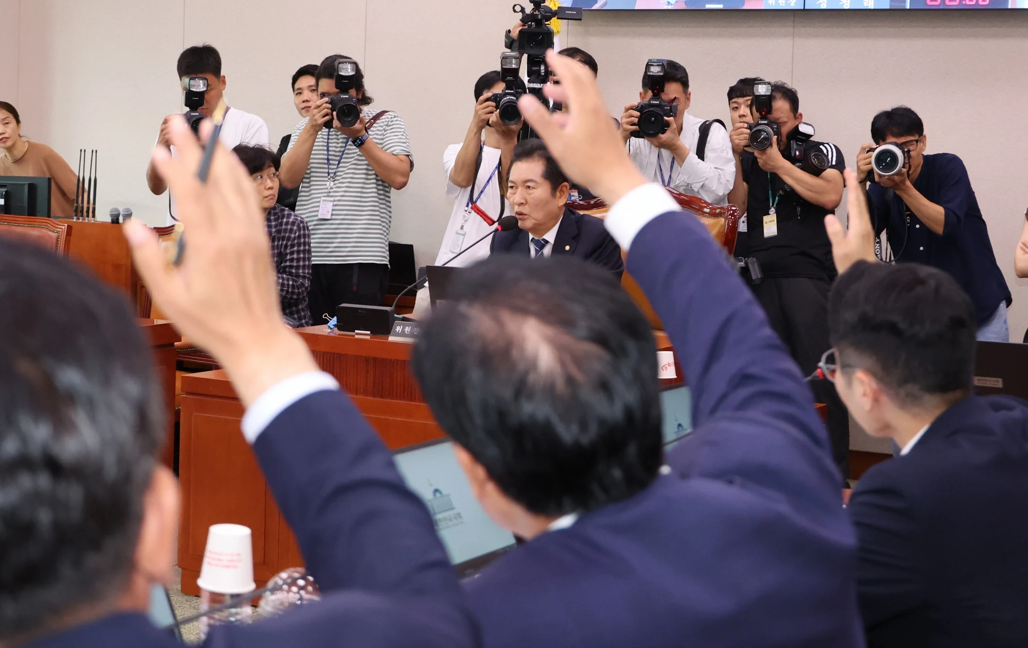 윤석열 대통령 탄핵소추안 청문회: 김건희 여사와 최은순씨 증인 채택
