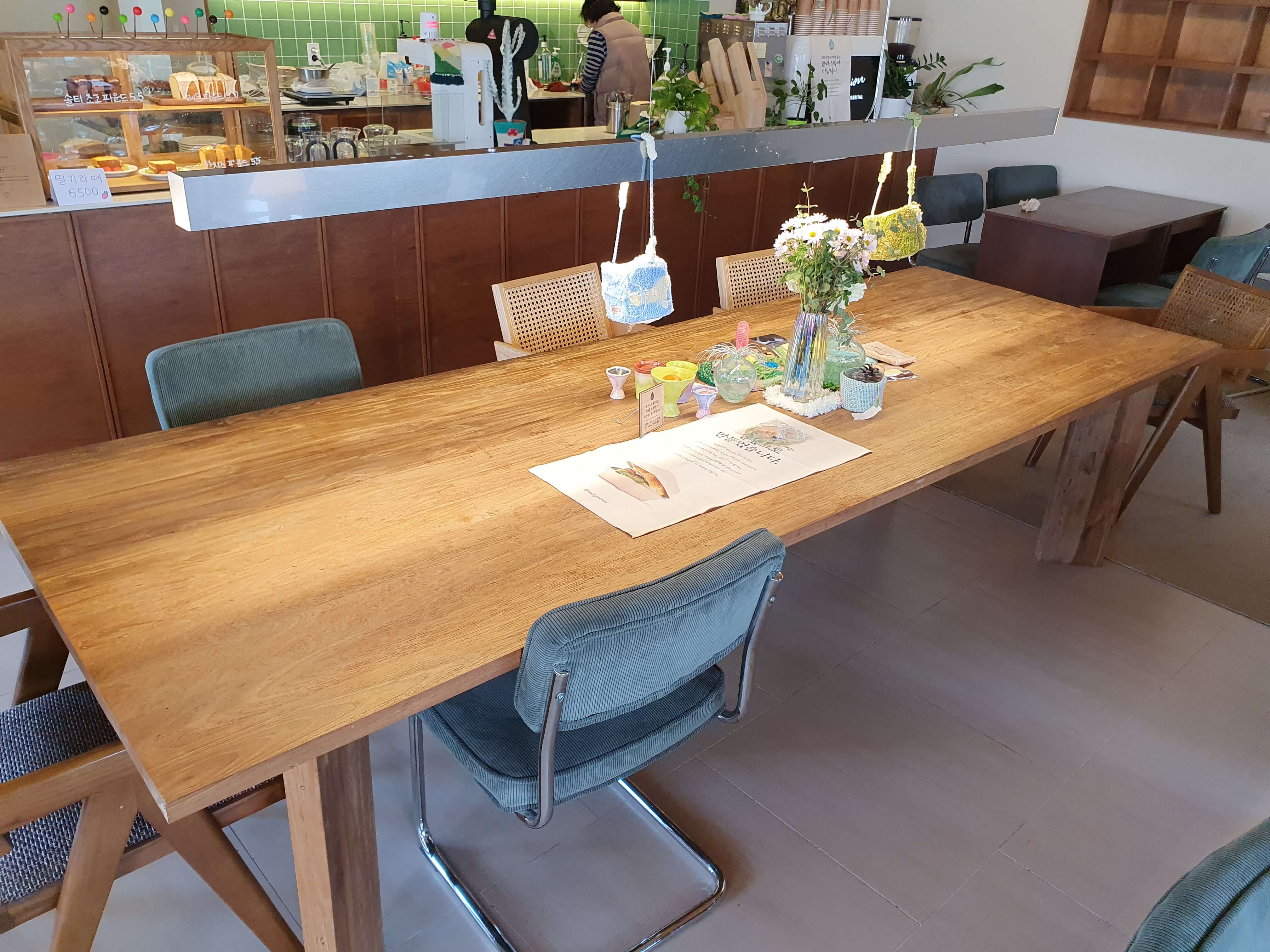 기장 일광읍(일광해수욕장) 까페 라이프라이크-가운데 테이블