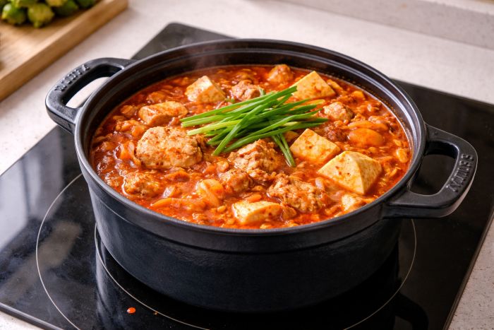 집에서 끓이는 돼지고기김치찌개 비법
