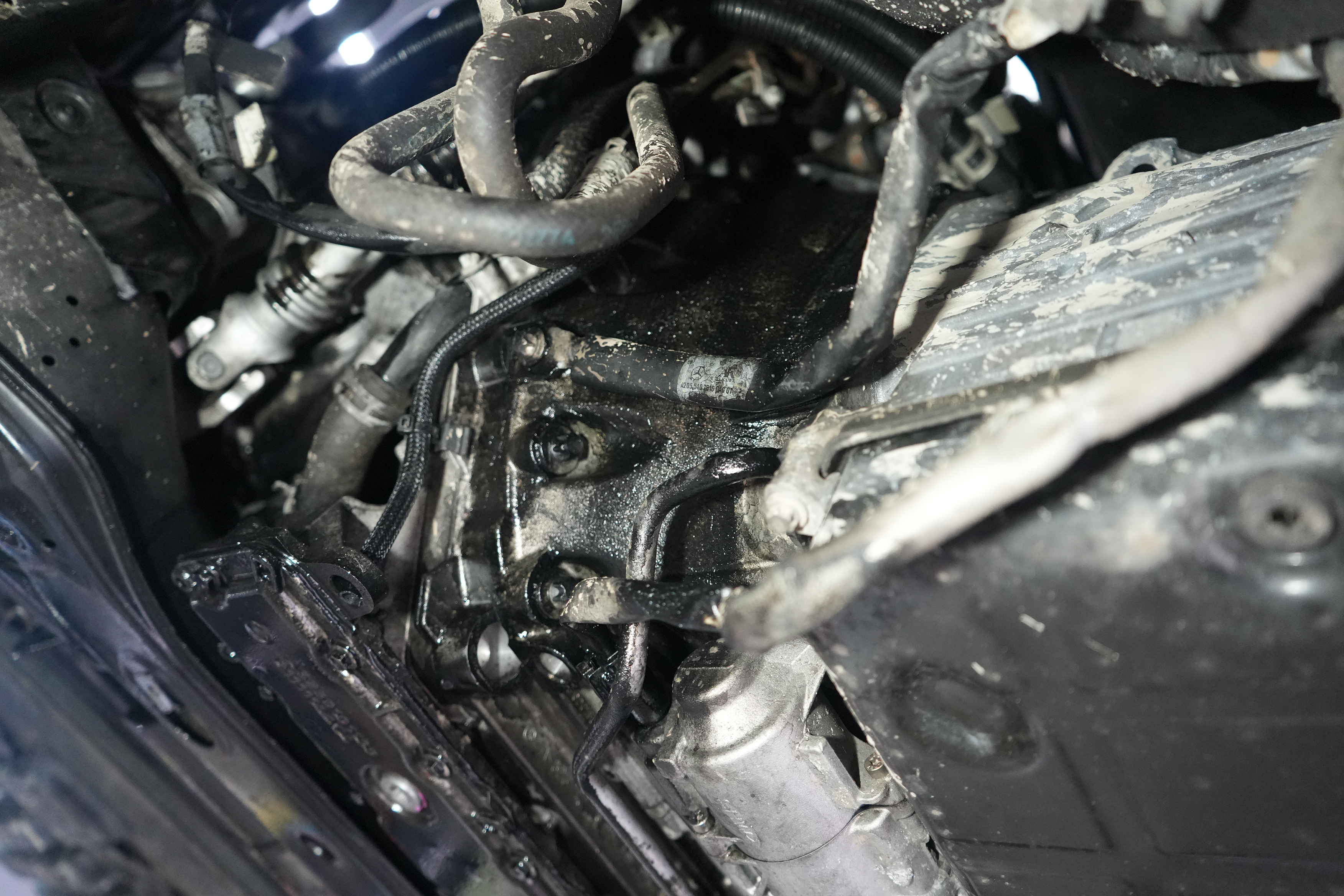 중고차 점검 엔진오일 누유