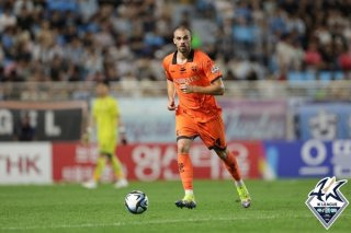 강투지 2경기 출장정지 사후 징계 확정: FC 서울전 결장과 강원 FC 수비 비상 대응 전략 분석