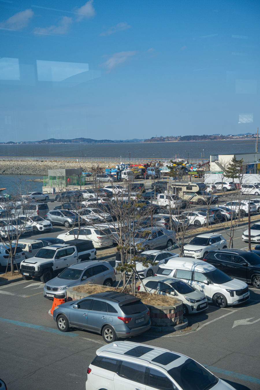 궁평항 수산물 직판장 주차장
