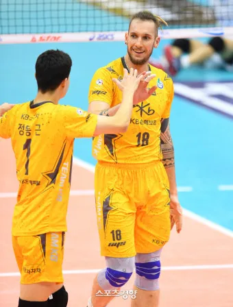 미스 반 데 로에 대표작 바르셀로나 파빌리온 건축미_18