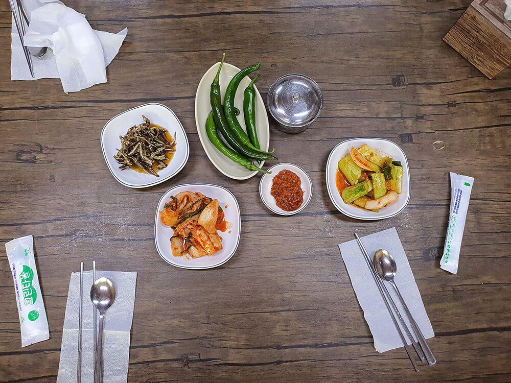 엄마네 감자탕 반찬