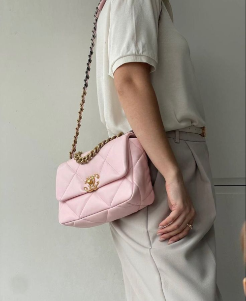 샤넬 19백 라이트핑크컬러 코디