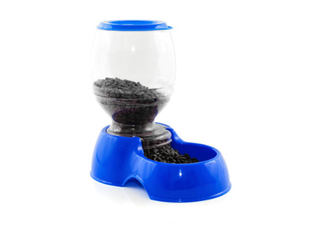 pet feeder cleaning