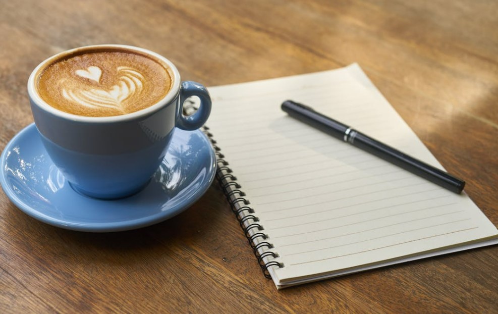 스타벅스, 한국·일본에 첫 키오스크 도입…소통보다 효율 선택한 이유는