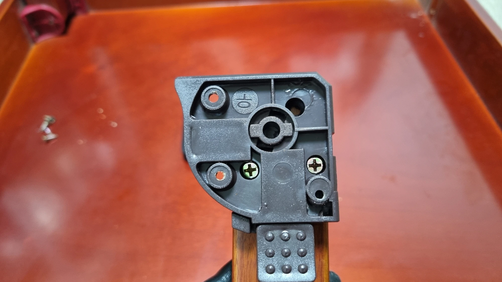 상다리 연결 부속