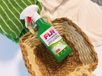 피지 얼룩 식초 분무 후 주방타월로 눌러 빼는법_22