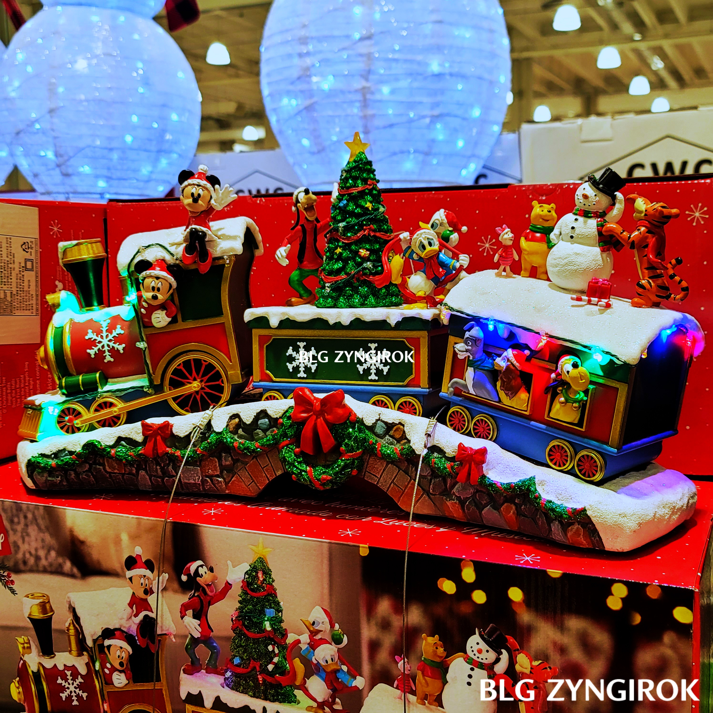 크리스마스-디즈니-멜로디-기차이다.