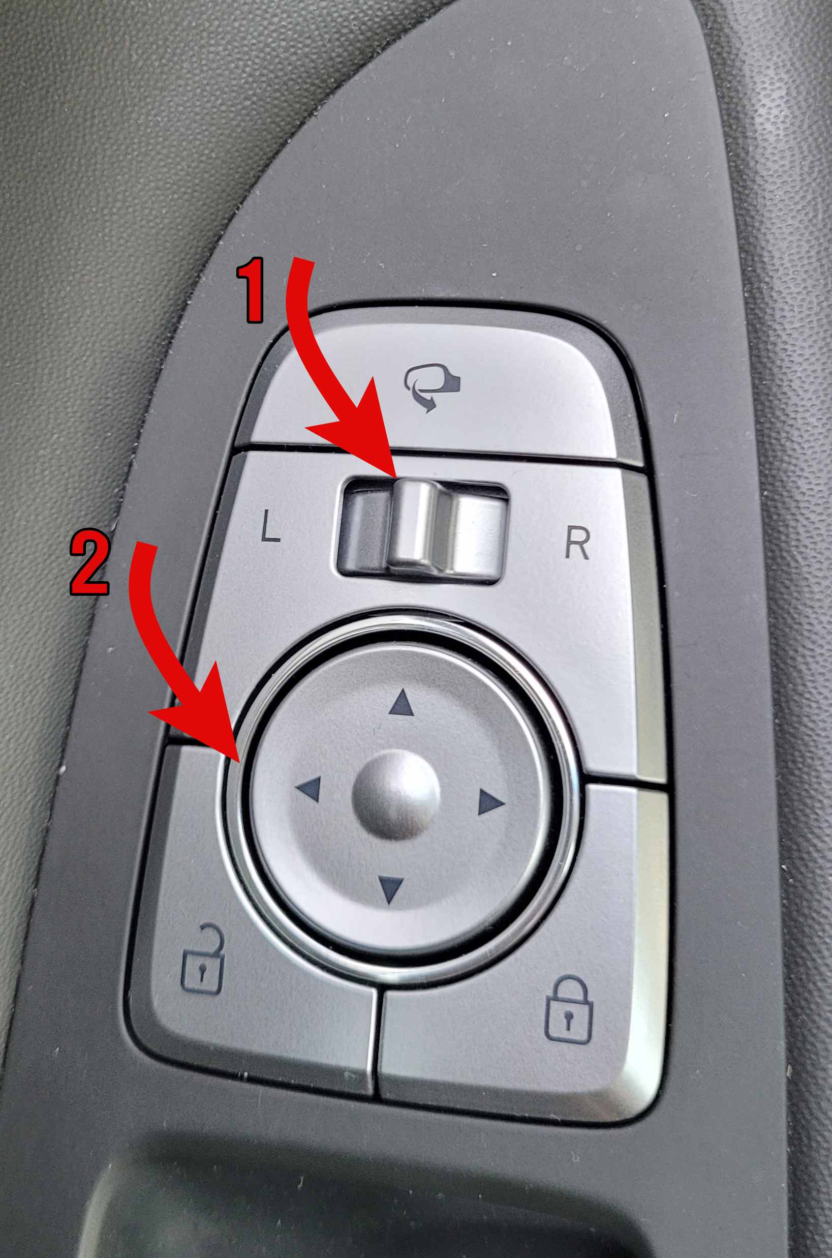 사이드미러 조정 버튼