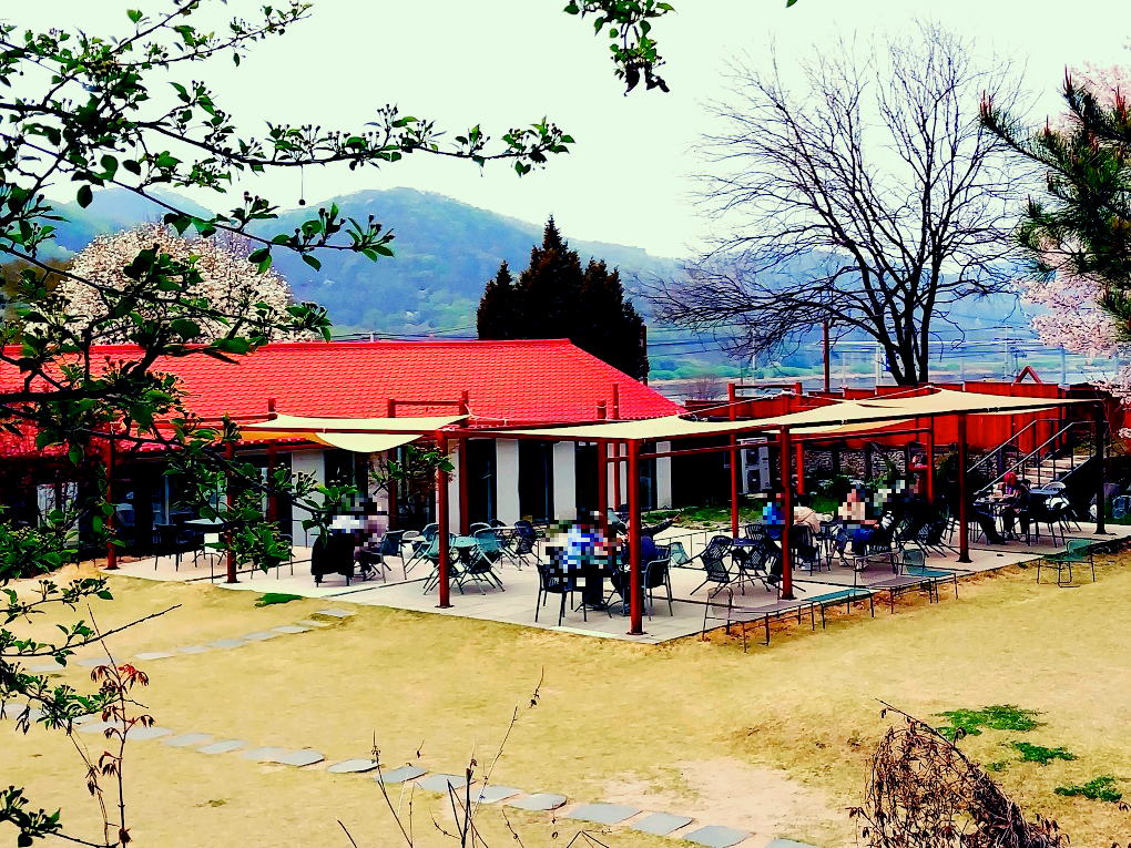 파주가볼만한 곳: 마롱리면사무소 카페&amp;#44; 율곡수목원 근처 정원 카페