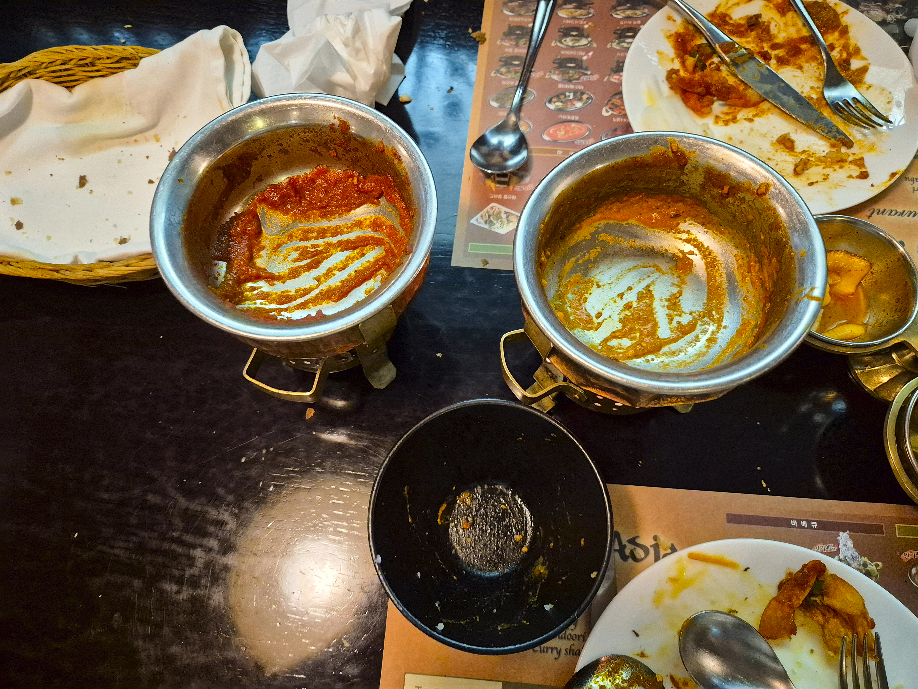 일산 웨스턴돔 맛집에서 식사 모두 끝낸 모습