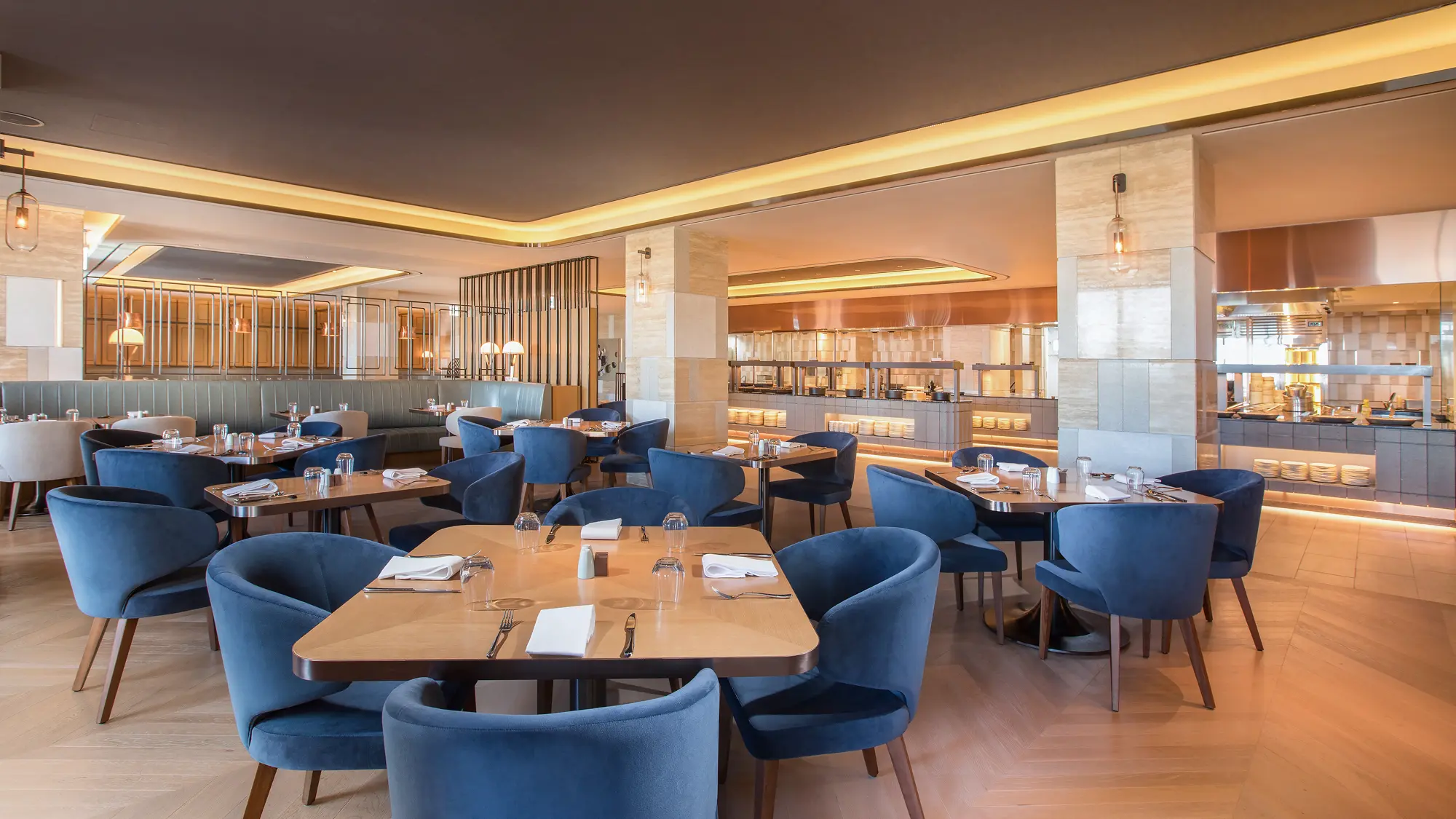 롯데호텔-제주-뷔페-라세느-내부-사진