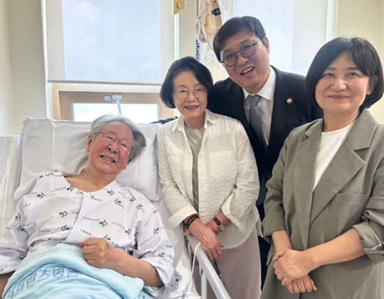 최불암의 방송 활동과 생전 모습 관련 사진