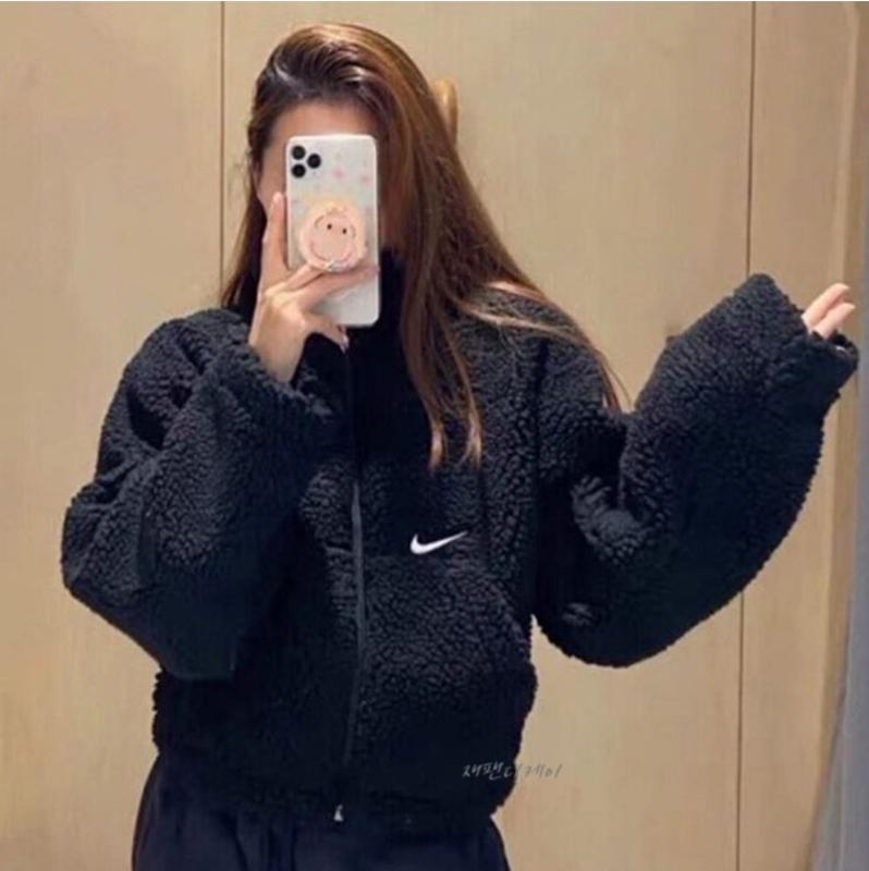 나이키 후리스 스우시 크롭 뽀글이 DM1764-010