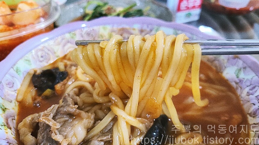 철면수심-차돌짬뽕-면사리