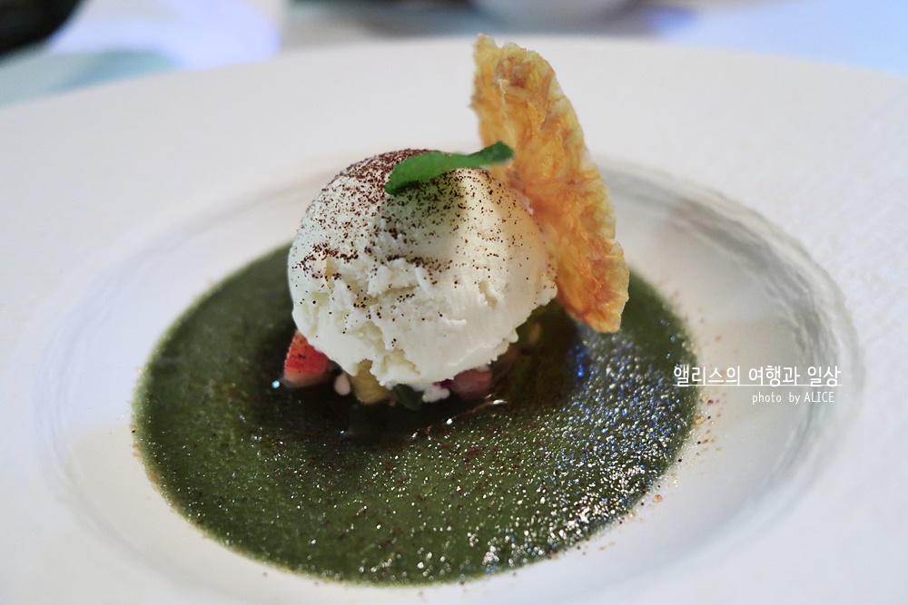 제주 전통 5성급 호텔 씨에스 다이닝 레스토랑 크리스마스 특별한 코스메뉴