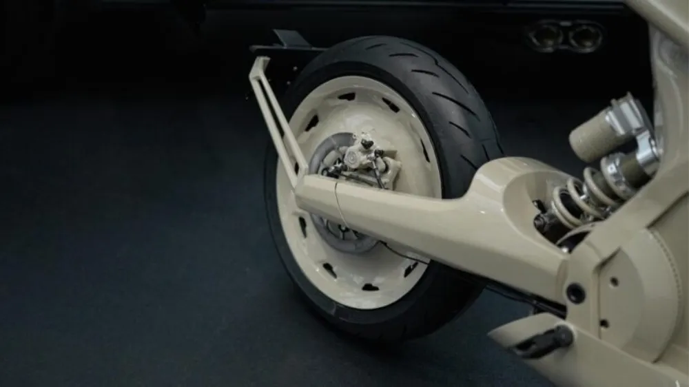 디테일하게 하나의 옷을 입은 느낌입니다.