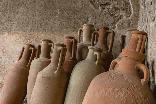 항아리꿈 해몽, 재물과 비밀