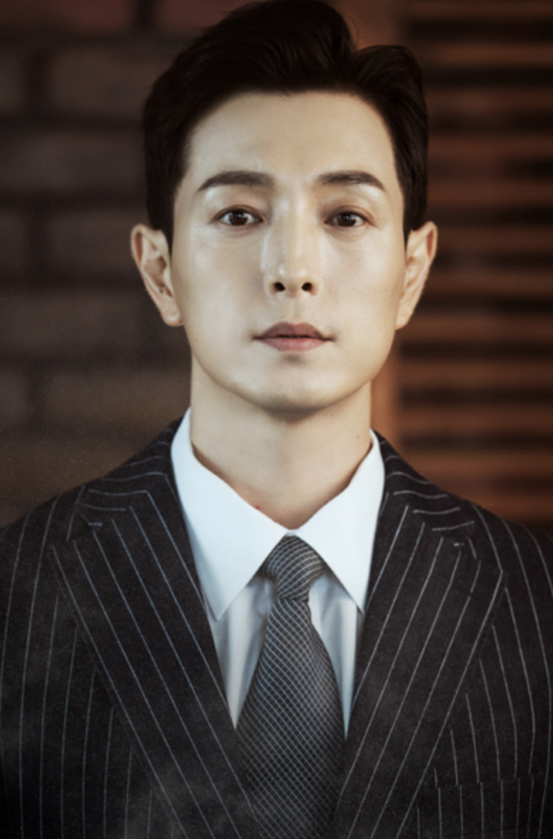 정성일 수트