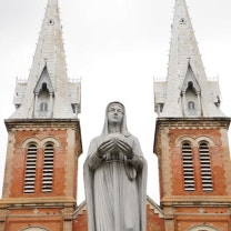 남부 베트남의 상징, 호치민 대성당 사진