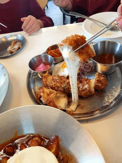 치즈가 듬뿍들어간 최고 모짜렐라 치즈 롤까스!!!