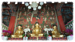 고요한 산 속에 자리한 김룡사