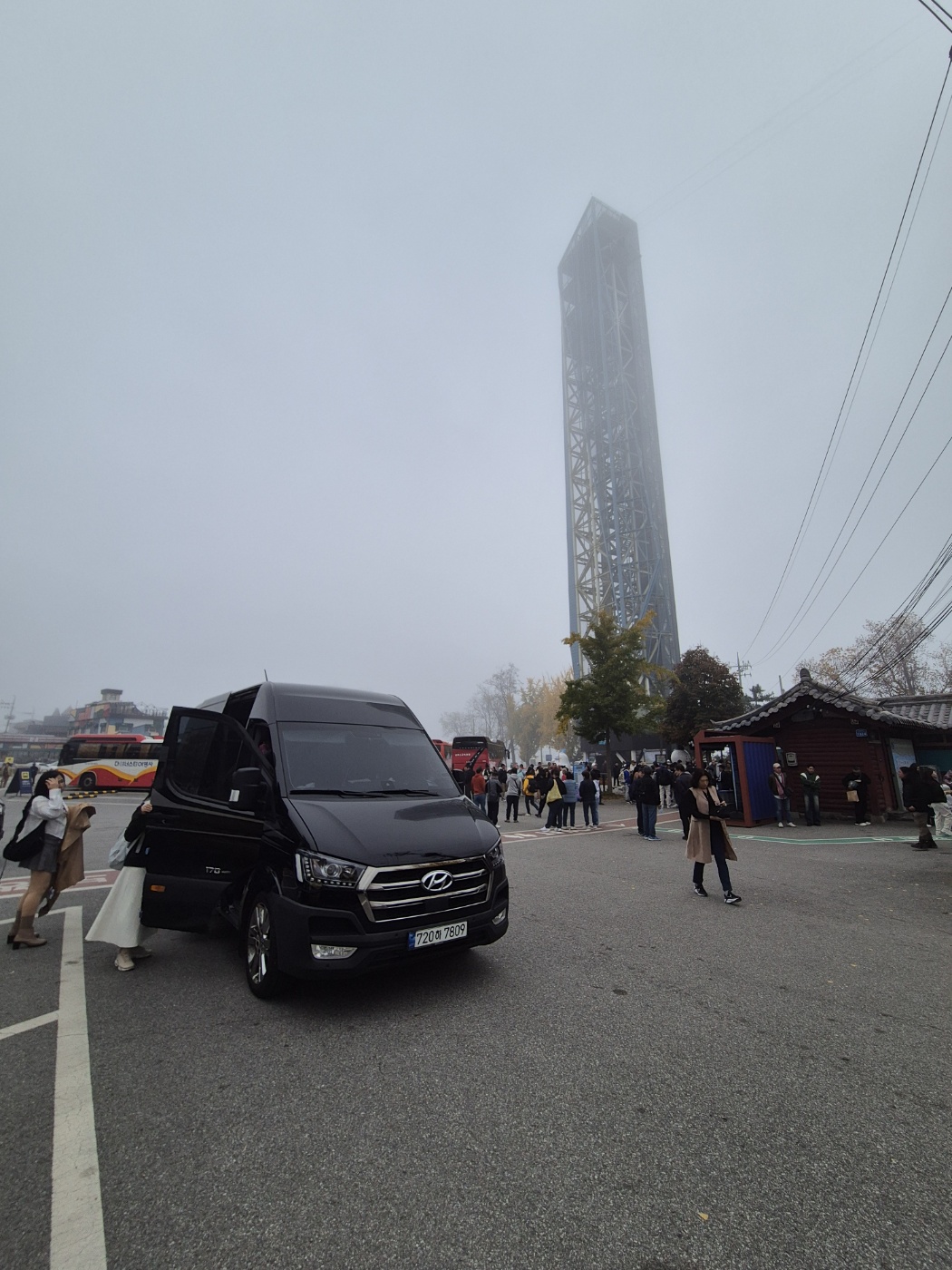 Private van with driver for Seoul family travel