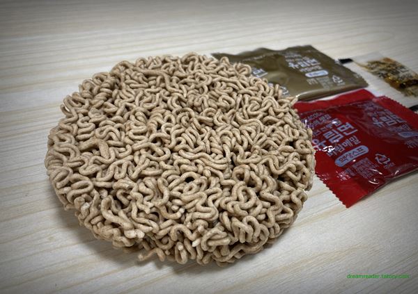 이마트 피코크 유림면 비빔메밀 비빔라면 2022년 5월 면