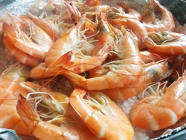 매년 서천,소래포구 에서 가을에 열리는 대하축제기간에는 싱싱한 대하와 해산물을 맛볼수 있고 갯벌체험과 대하잡이체험을 할수있다.직접잡은 대하를 불판위에 쪄먹는 맛이일품이다.