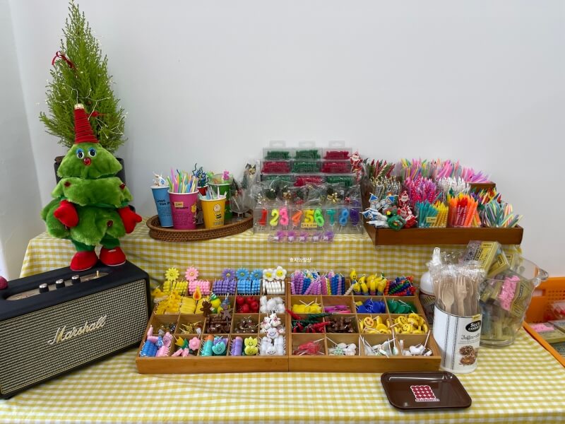 연남동 딸기 망고 케이크 스트로베리32 - 다양한 초 종류