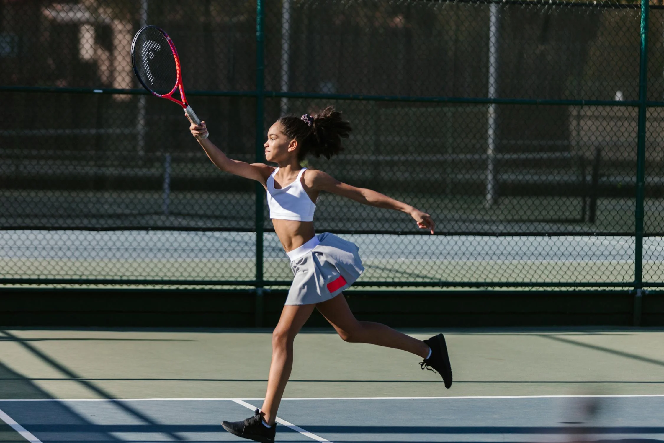🎾 톱스핀 vs 플랫 샷, 테니스의 두 얼굴